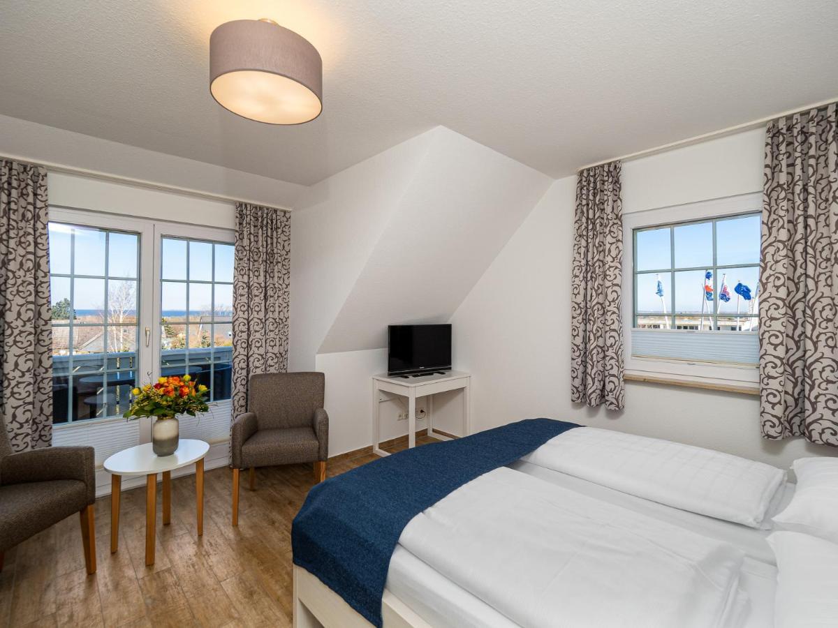 Hotel Tom'S Hus Heiligenhafen Extérieur photo