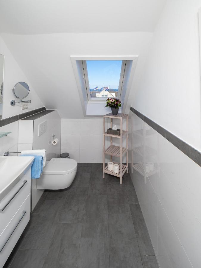 Hotel Tom'S Hus Heiligenhafen Extérieur photo