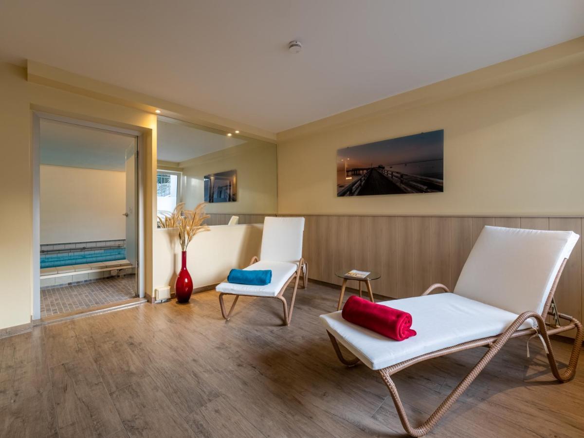 Hotel Tom'S Hus Heiligenhafen Extérieur photo